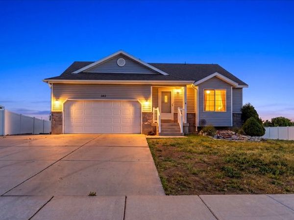 1142 E 1350 S, Clearfield, UT 84015