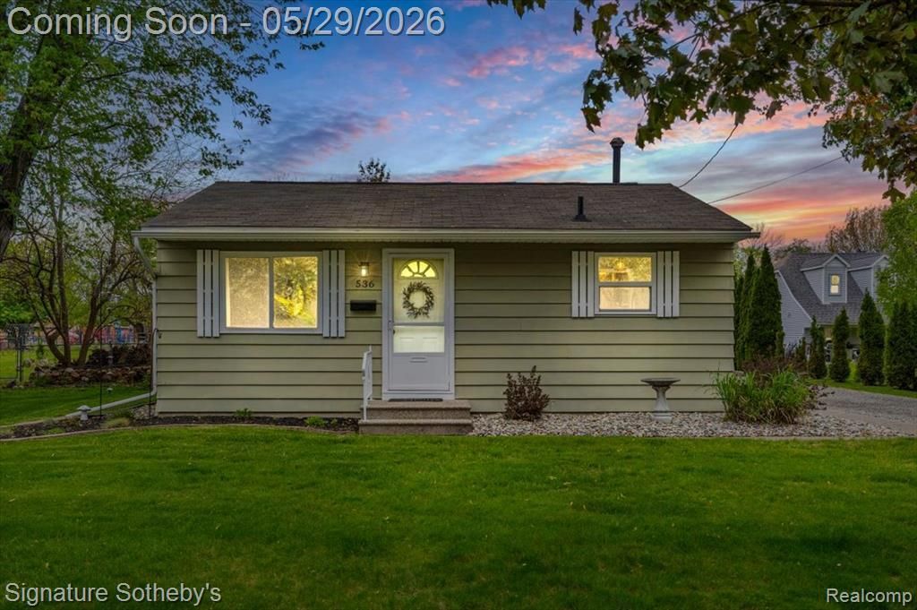 536 Wood Street, Fenton, MI 48430 Main Photo