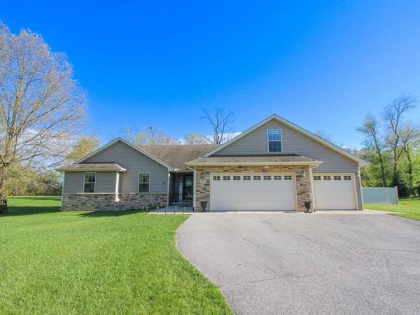 2913 Cardinal Drive, Wheatfield, IN 46392