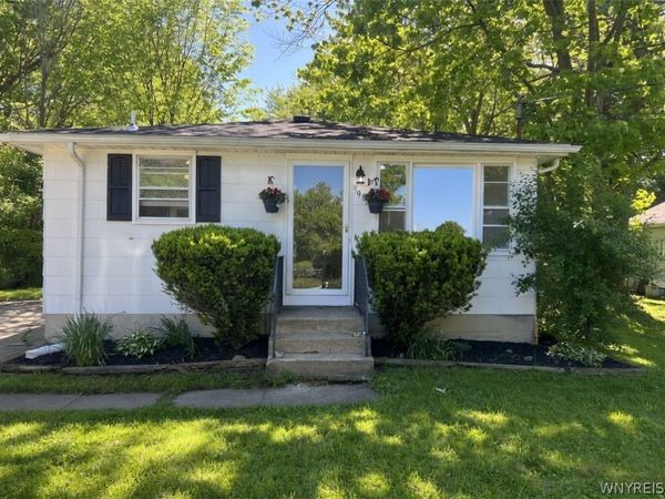 5901 Rosewood Terrace , Lake View, NY 14085