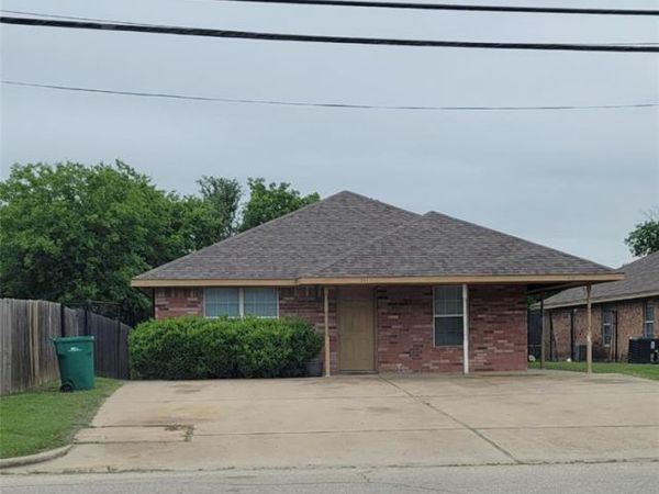 239-241 E Craven Avenue, Lacy Lakeview, TX 76705