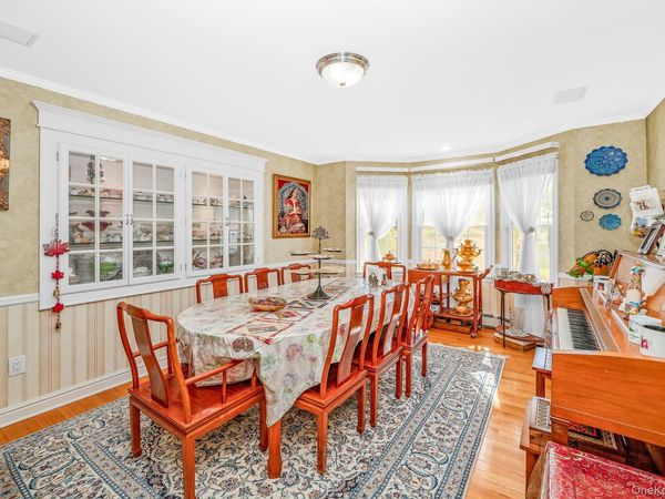 2683 Peconic Avenue , Seaford, NY 11783