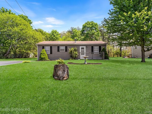 511 Bourdois Avenue , Bellport, NY 11713