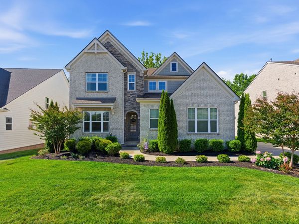 1089 River Oaks Blvd, Lebanon, TN 37090