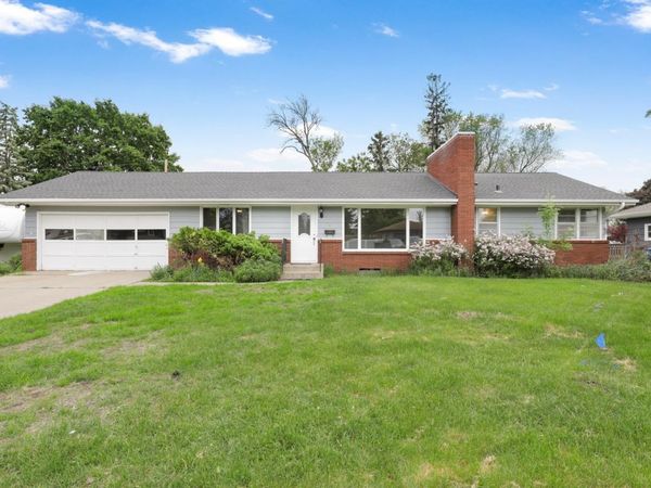 561 Bennett Drive NE, Fridley, MN 55432