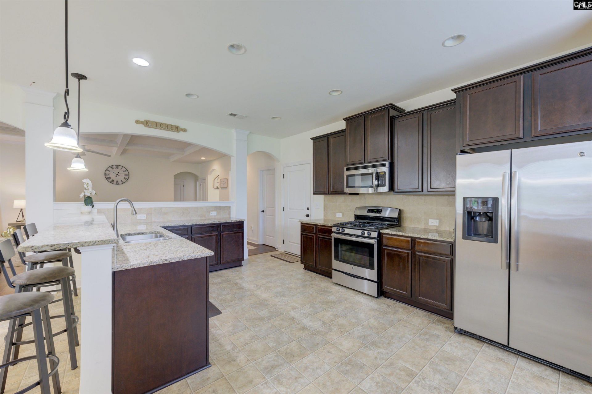 1053 Valley Estates Drive  Photo 4