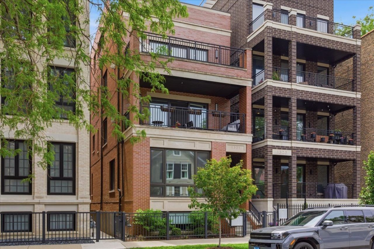 1321 W Wrightwood Avenue, Unit 3, Chicago, IL 60614 Main Photo
