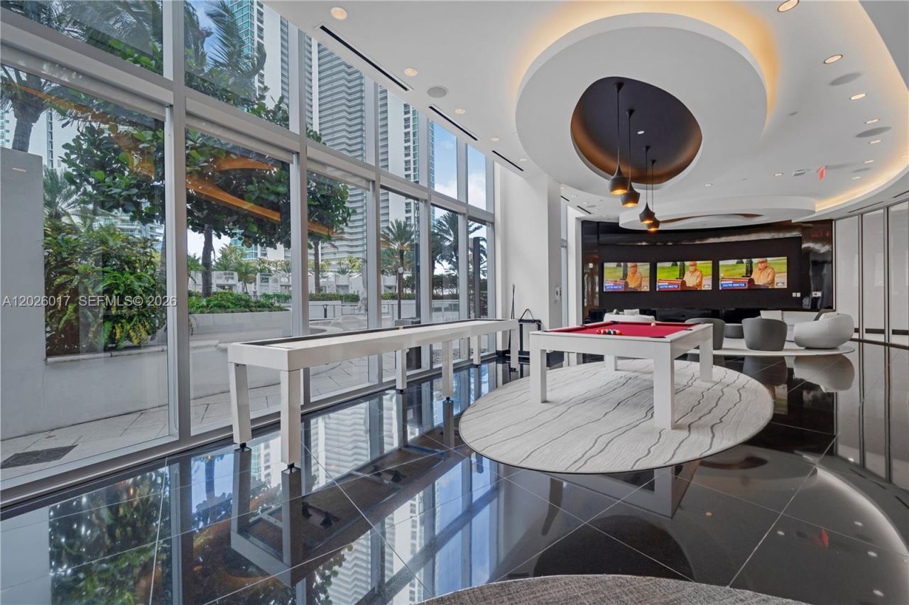 851 NE 1st Ave, Unit 4201, Miami, FL 33132 Photo
