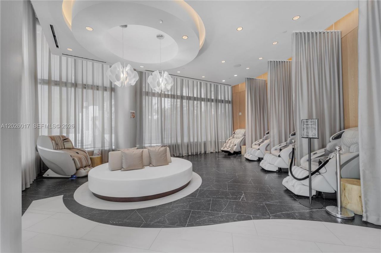 851 NE 1st Ave, Unit 4201, Miami, FL 33132 Photo