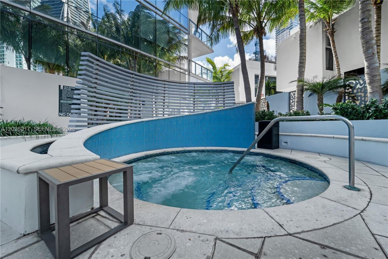 851 NE 1st Ave, Unit 4201, Miami, FL 33132 Photo