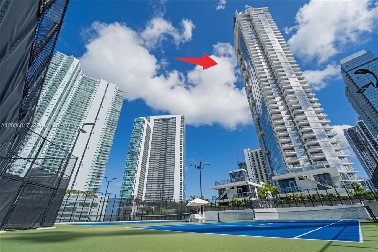 851 NE 1st Ave, Unit 4201, Miami, FL 33132 Photo