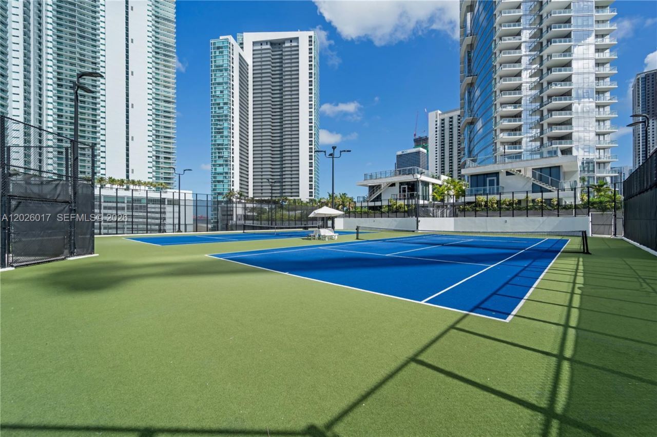 851 NE 1st Ave, Unit 4201, Miami, FL 33132 Photo