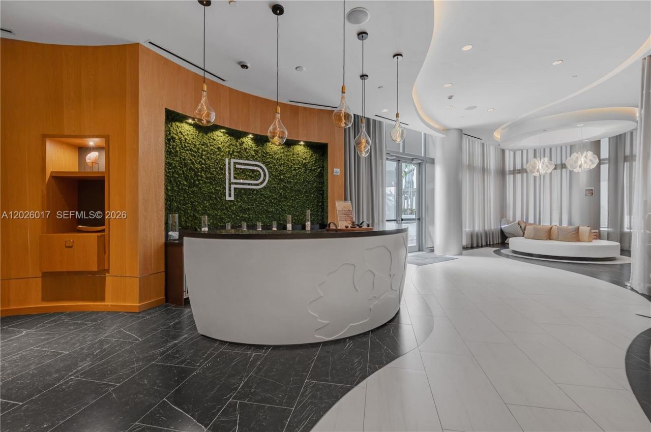 851 NE 1st Ave, Unit 4201, Miami, FL 33132 Photo