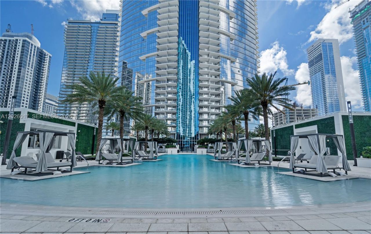 851 NE 1st Ave, Unit 4201, Miami, FL 33132 Photo