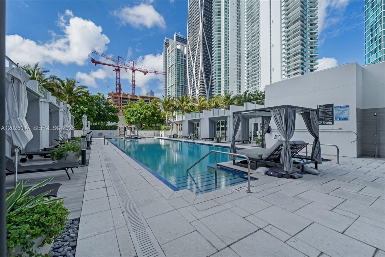 851 NE 1st Ave, Unit 4201, Miami, FL 33132 Photo