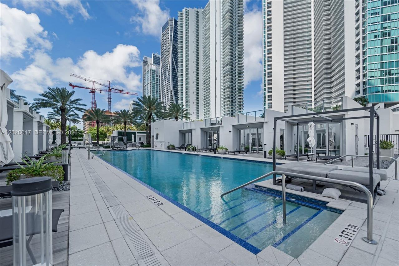 851 NE 1st Ave, Unit 4201, Miami, FL 33132 Photo