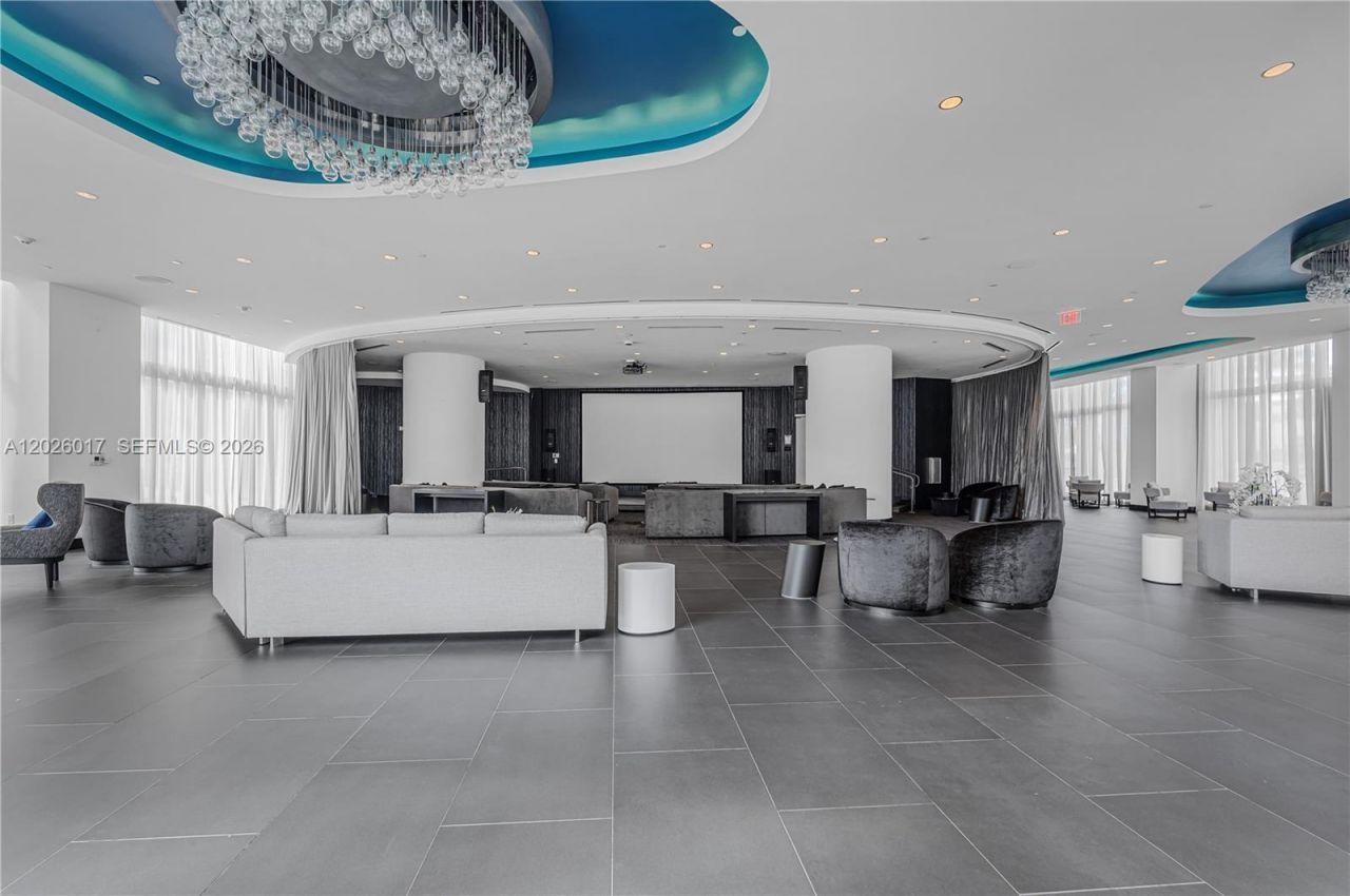 851 NE 1st Ave, Unit 4201, Miami, FL 33132 Photo