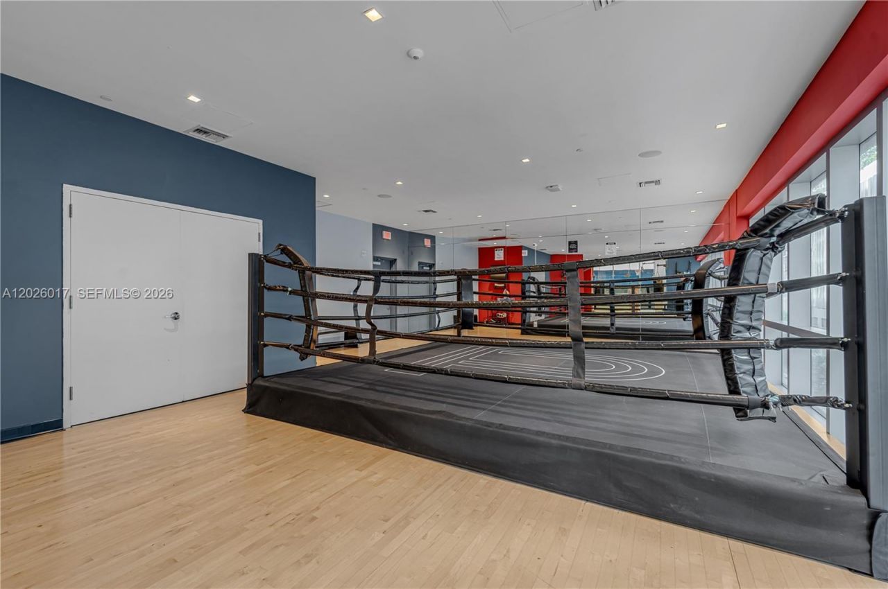 851 NE 1st Ave, Unit 4201, Miami, FL 33132 Photo