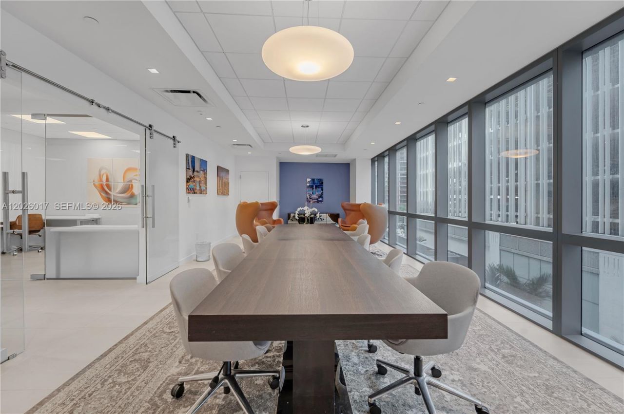851 NE 1st Ave, Unit 4201, Miami, FL 33132 Photo