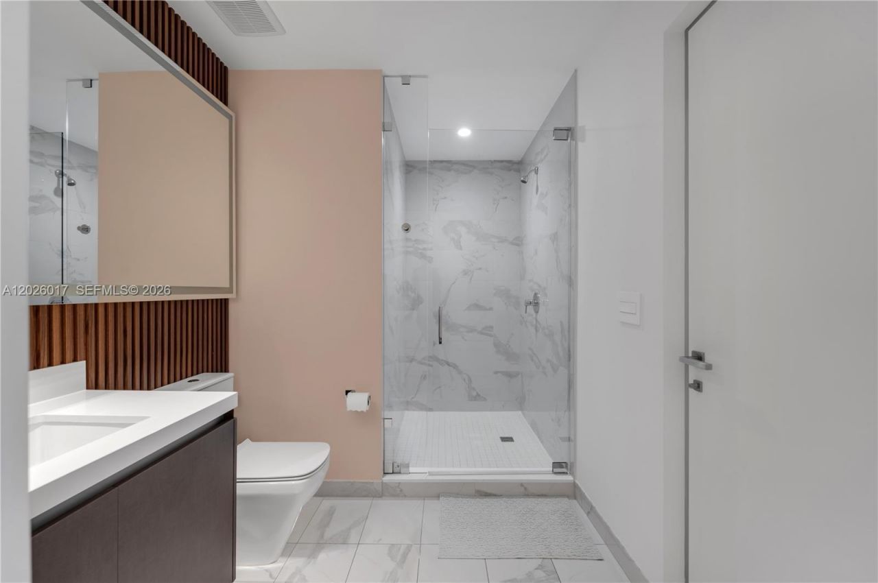 851 NE 1st Ave, Unit 4201, Miami, FL 33132 Photo