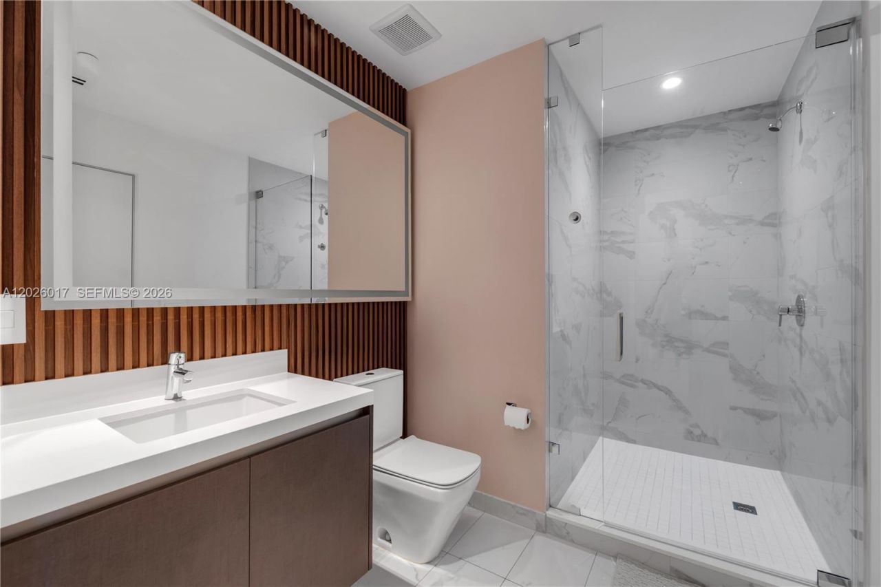 851 NE 1st Ave, Unit 4201, Miami, FL 33132 Photo