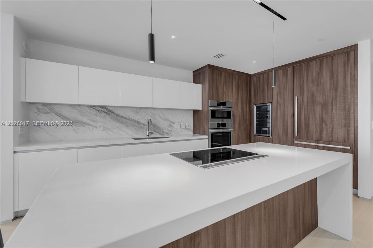 851 NE 1st Ave, Unit 4201, Miami, FL 33132 Photo