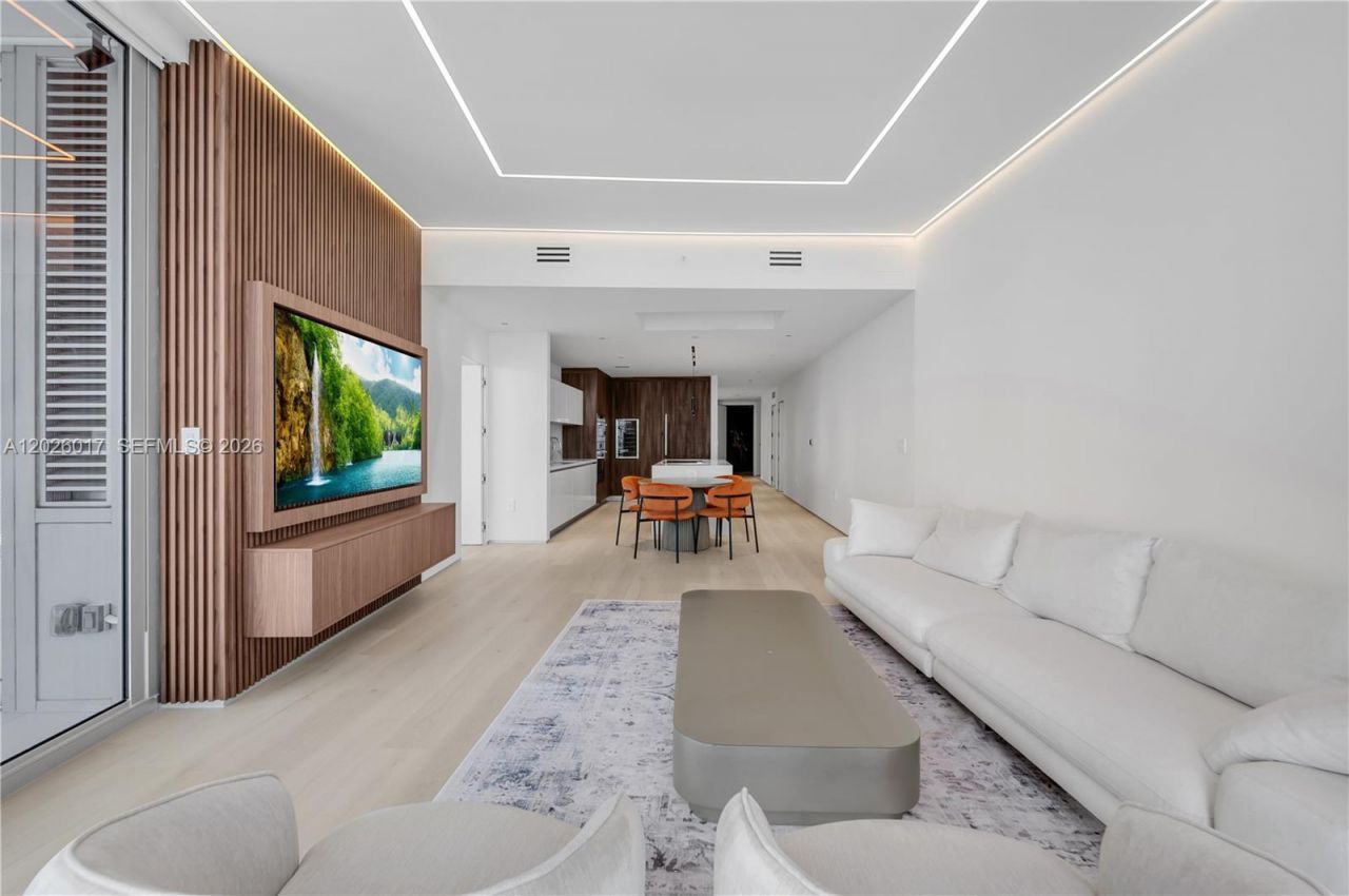 851 NE 1st Ave, Unit 4201, Miami, FL 33132 Photo