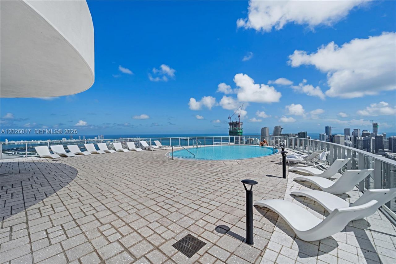 851 NE 1st Ave, Unit 4201, Miami, FL 33132 Photo