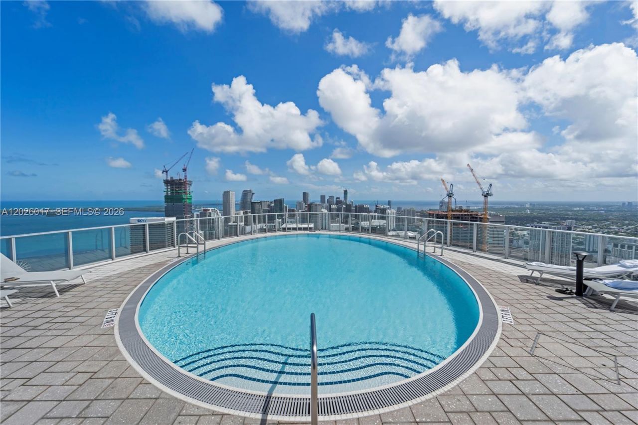 851 NE 1st Ave, Unit 4201, Miami, FL 33132 Photo