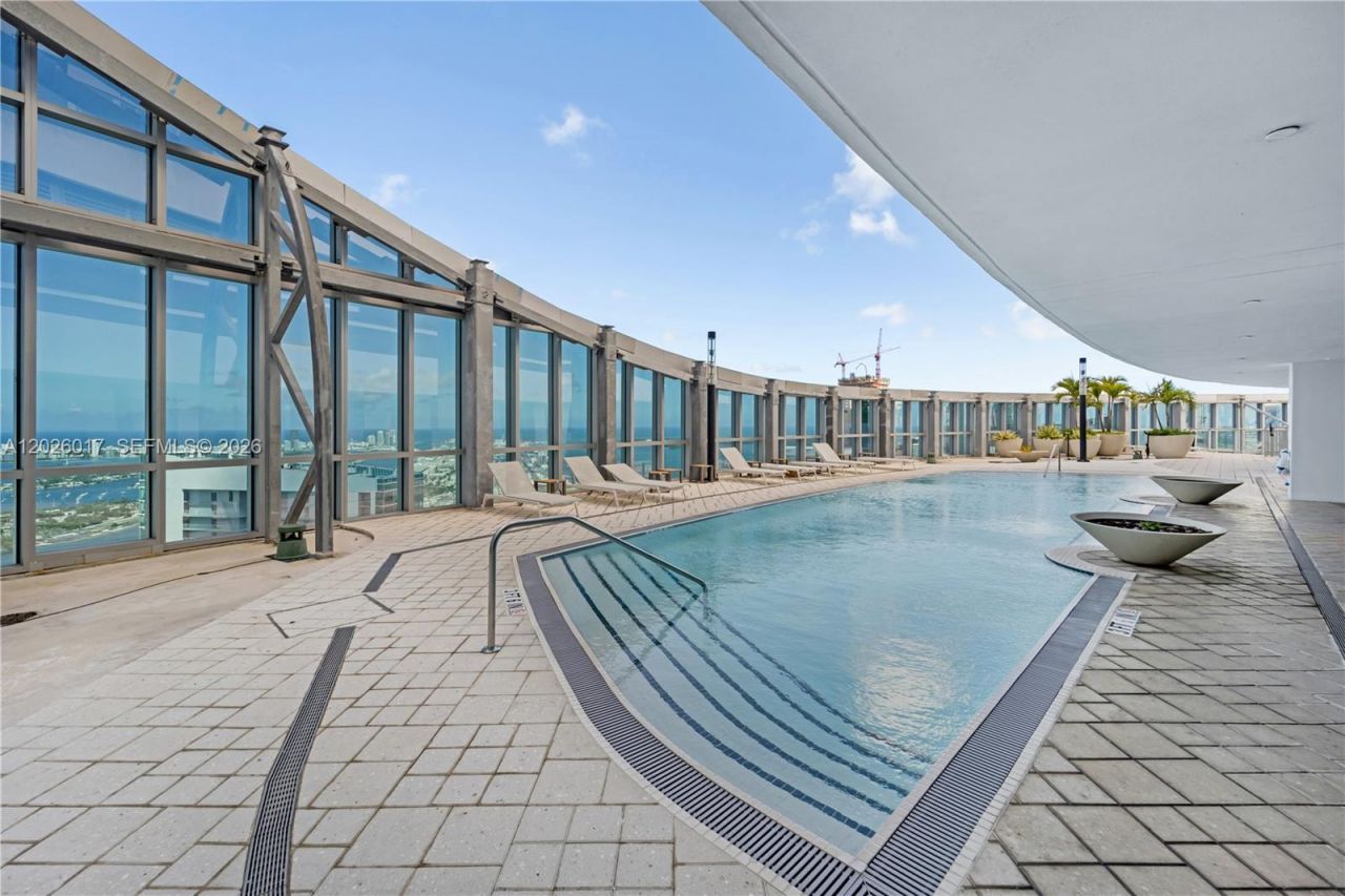 851 NE 1st Ave, Unit 4201, Miami, FL 33132 Photo