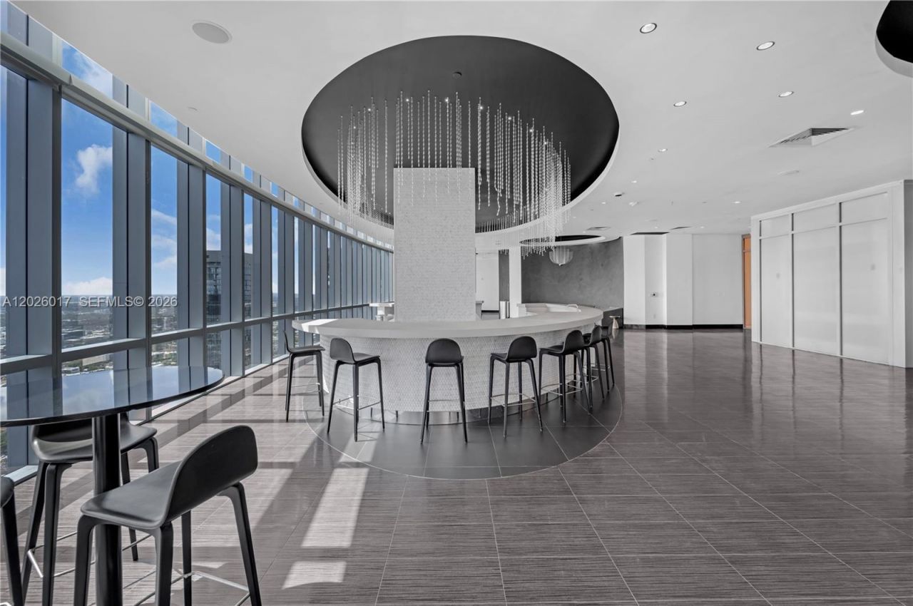 851 NE 1st Ave, Unit 4201, Miami, FL 33132 Photo