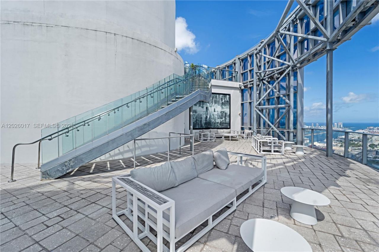 851 NE 1st Ave, Unit 4201, Miami, FL 33132 Photo