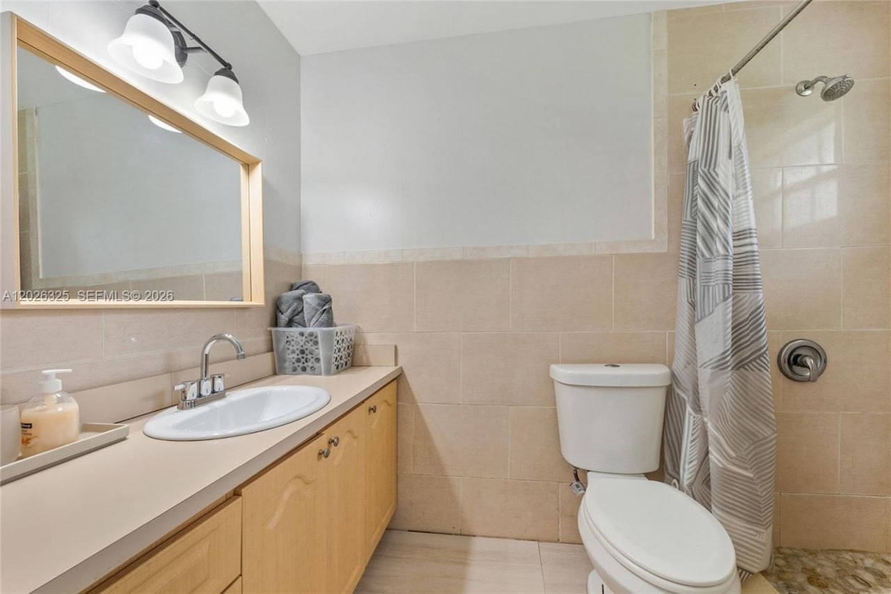 6198 SW 63rd St, South Miami, FL 33143 Photo