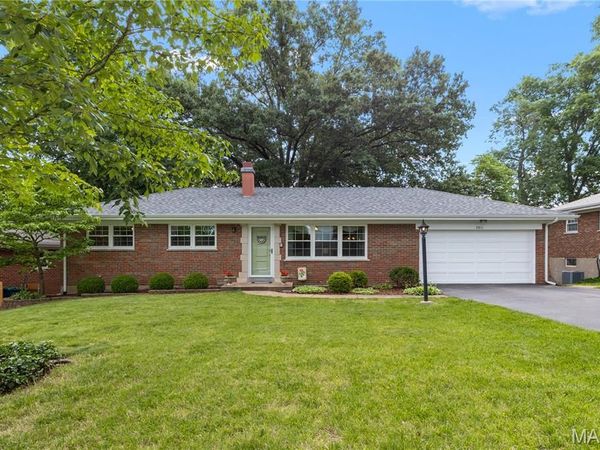 8816 Crest Oak Lane, Crestwood, MO 63126