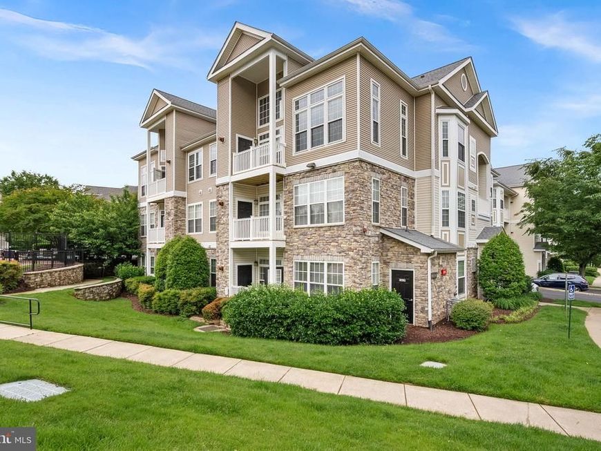 504 Sunset View Terrace Se, Unit 304, Leesburg, VA 20175 Main Photo