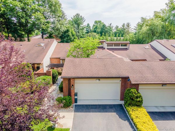 215 Hornbill Drive , Manhasset, NY 11030