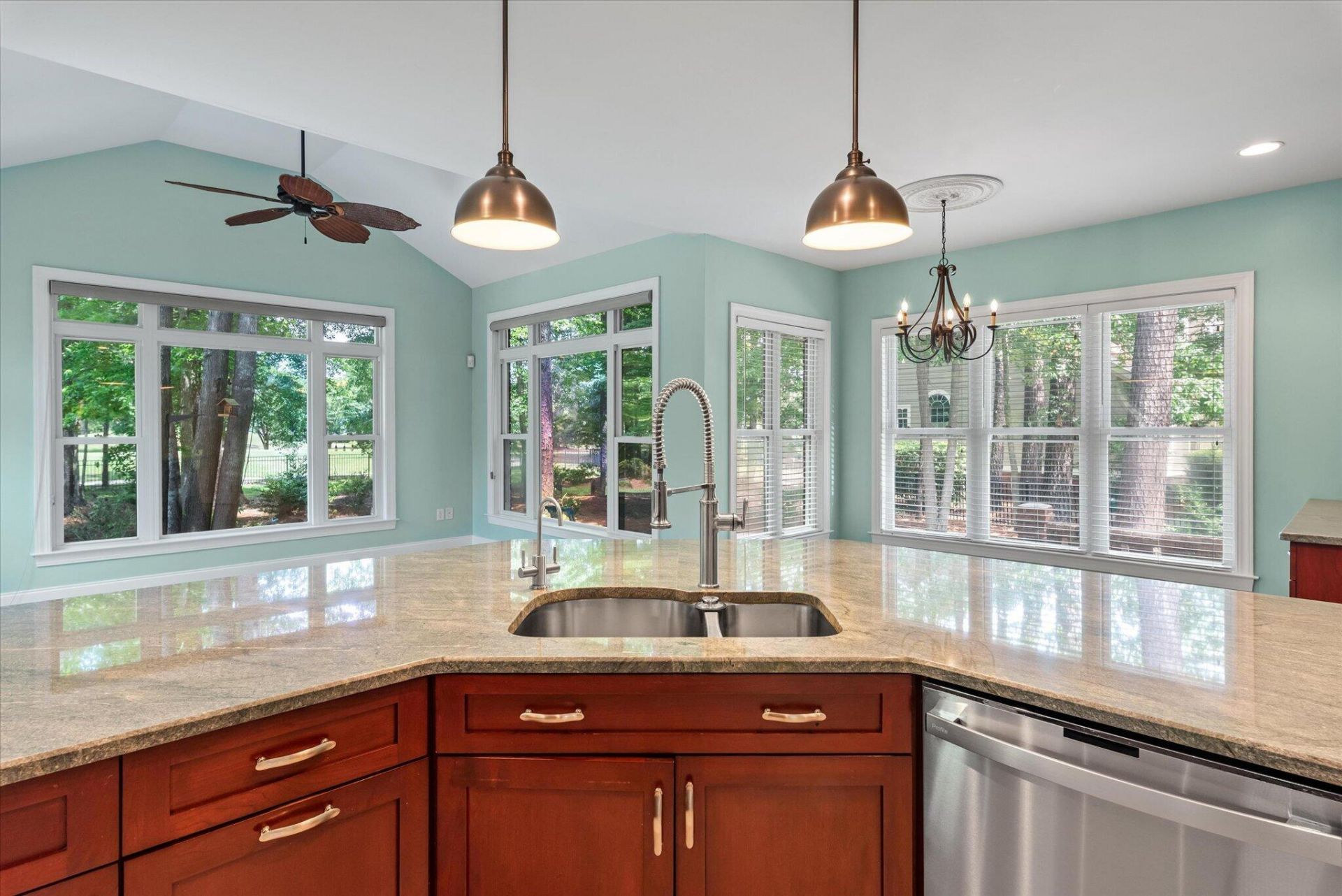 125 Pine Valley Drive Photo 33