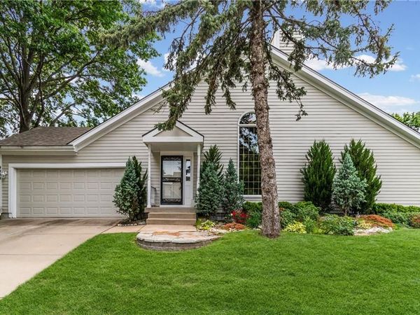 9000 W 120th Terrace, Overland Park, KS 66213