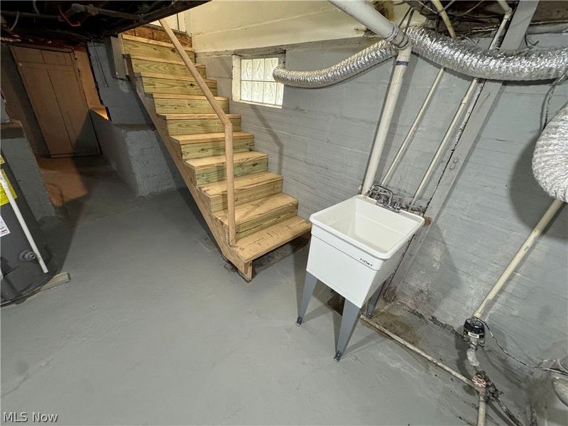3317 Tate Avenue , Cleveland, OH 44109 Photo 19