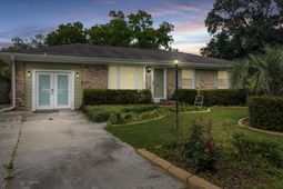 124 Kathryn Drive photo 4