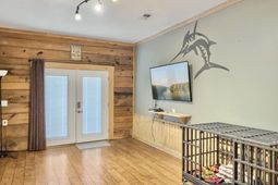 124 Kathryn Drive photo 4