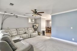124 Kathryn Drive photo 4