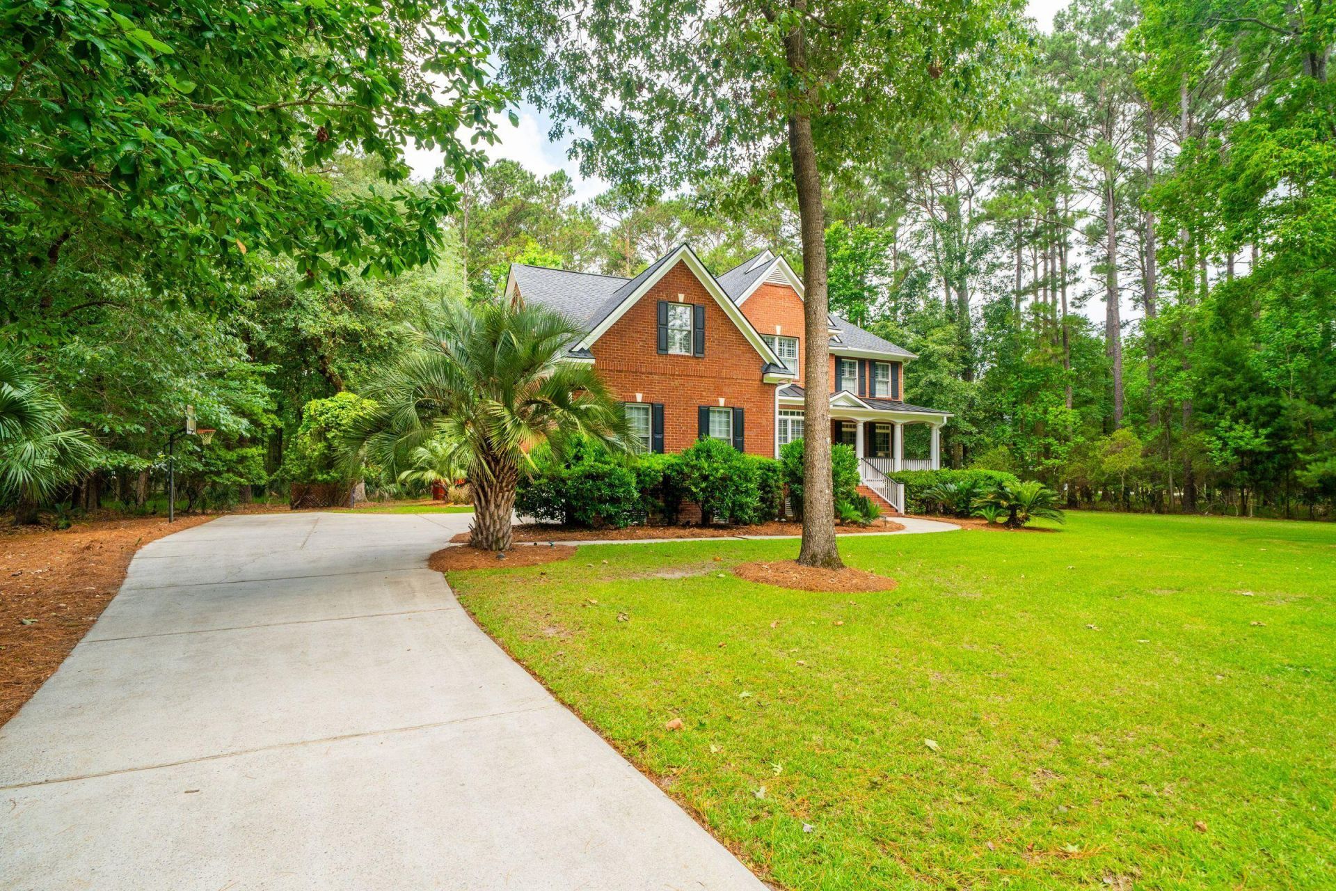 2216 Black Oak Court Photo 3