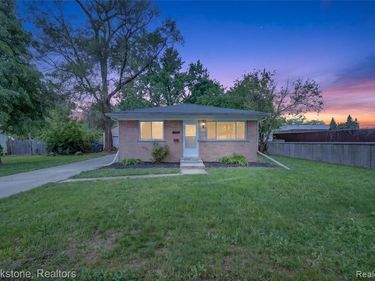 24915 Tallman Avenue, Warren, MI 48089