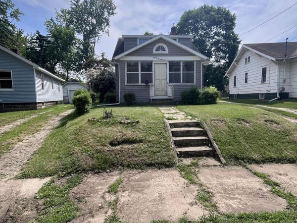 2642 Bow Street, Jackson, MI 49203