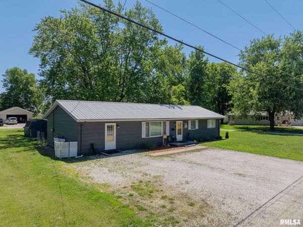 302 S EAST Street, Abingdon, IL 61410