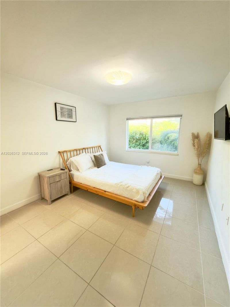 1043 94th St , Unit 2, Bay Harbor Islands, FL 33154 Photo