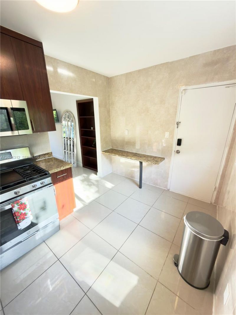 1043 94th St , Unit 2, Bay Harbor Islands, FL 33154 Photo