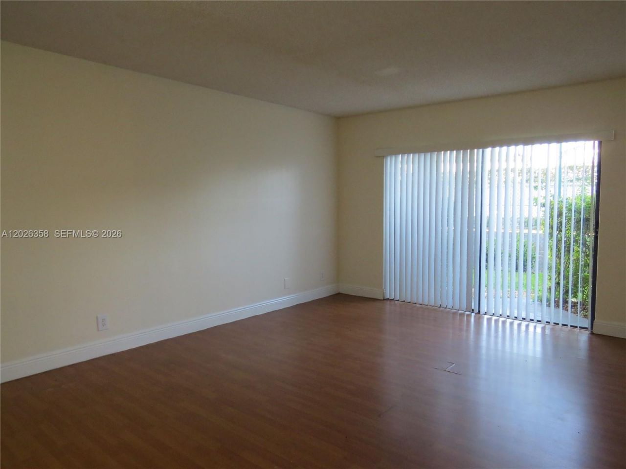 8290 Lake Dr , Unit 143, Doral, FL 33166 Photo