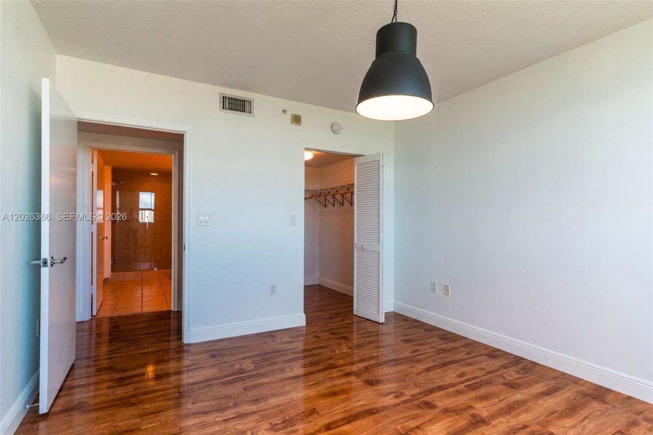 19501 W Country Club Dr, Unit 1603, Aventura, FL 33180 Photo
